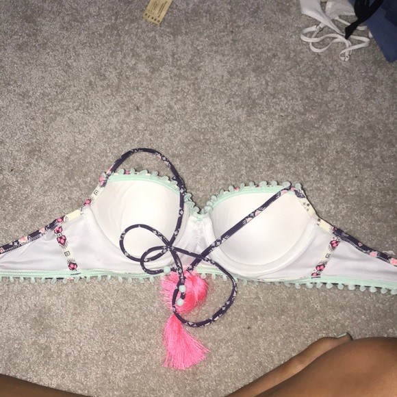 Cute pattern swimsuit - Picture 2 of 3